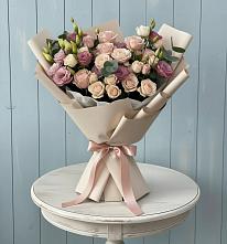 Букет цветов из:  Розы и Лизиантусы в Белосельском