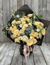 Букет цветов из:  Розы и Лизиантусы в Белосельском