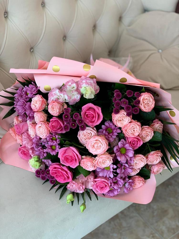 Букет цветов из: Хризантемы, Розы и Лизиантусы в Белосельском