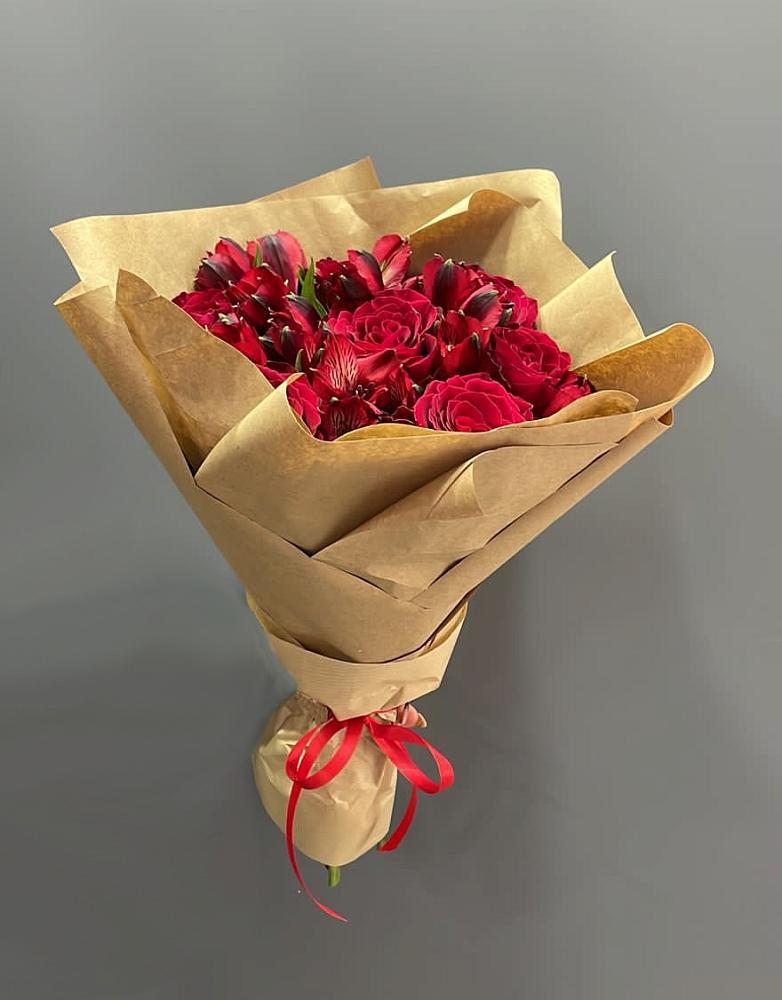 Букет цветов из: Альстромерии и Розы в Белосельском