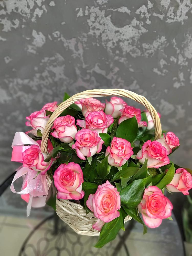Цветочная композиция из Розы в корзине в Белосельском