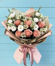 Букет цветов из:  Розы, Альстромерии и Лизиантусы в Белосельском