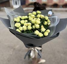 Букет Белые кустовые розы Солинеро в Белосельском