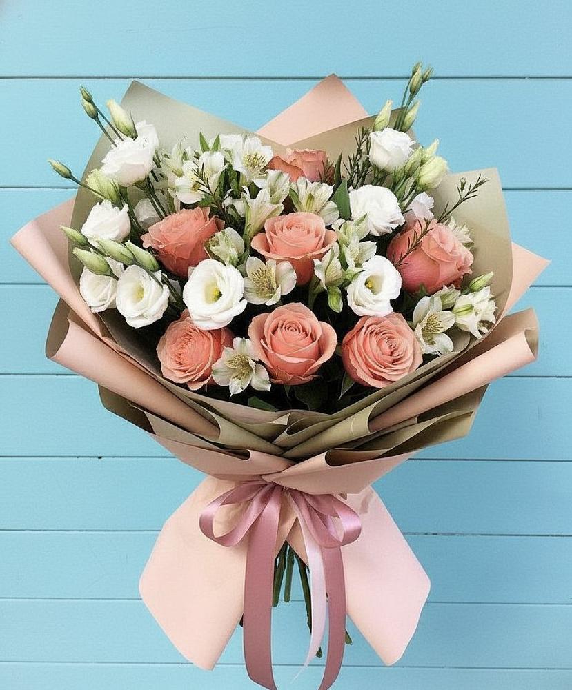 Букет цветов из: Розы, Альстромерии и Лизиантусы в Белосельском