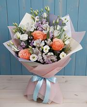 Букет цветов из:  Лизиантусы, Розы, Альстромерии и Гипсофила в Белосельском