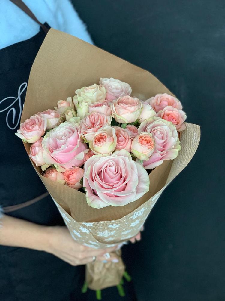 Букет цветов из: Хризантемы и Розы в Белосельском