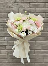 Букет цветов из:  Гвоздики, Розы, Лизиантусы и Хризантемы #REPLACE_PRED# Белосельском
