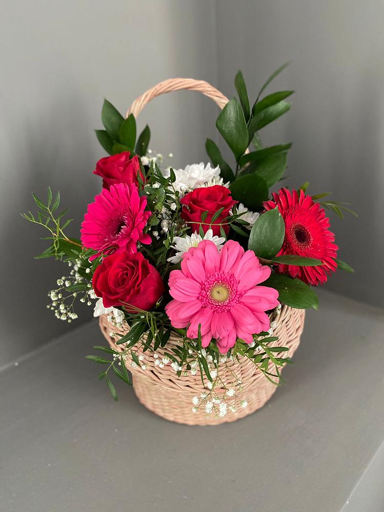 Цветочная композиция из Розы, Хризантемы и Герберы в корзине в Белосельском