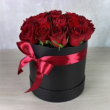 Цветочная композиция из Розы в шляпной коробке в Белосельском