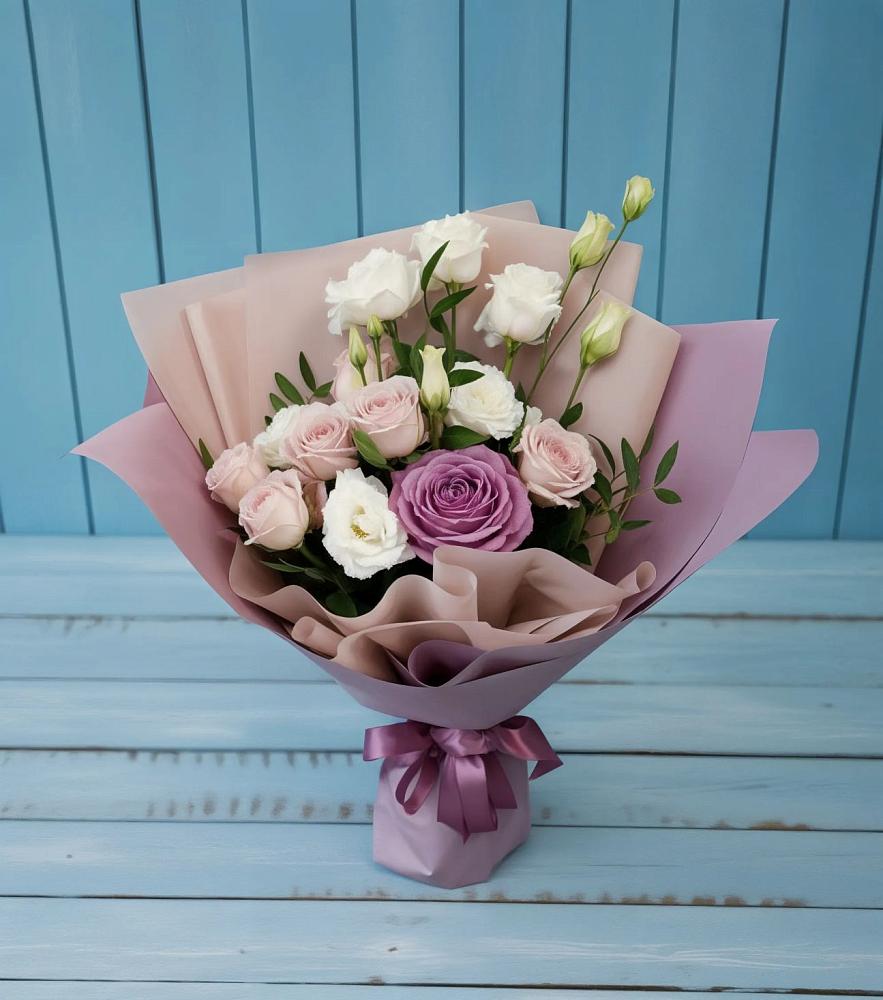 Букет цветов из: Розы и Лизиантусы в Белосельском